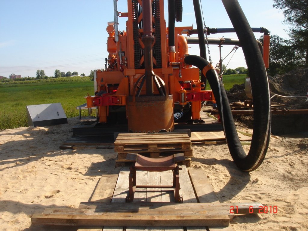 Натиснете снимката за да я уголемите
Име:Ultra large diameter reverce circulation drilling.jpg
Прегледи:1
Размер:162.8 КБ
ID:5960728