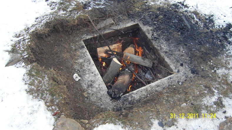 Натиснете снимката за да я уголемите
Име:SDC11884 agne v trap.JPG
Прегледи:1
Размер:264.2 КБ
ID:5960785