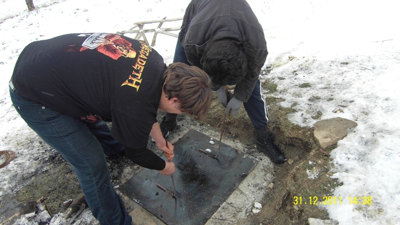 Натиснете снимката за да я уголемите
Име:SDC11929 lamb in a hole.JPG
Прегледи:1
Размер:226.1 КБ
ID:5960802