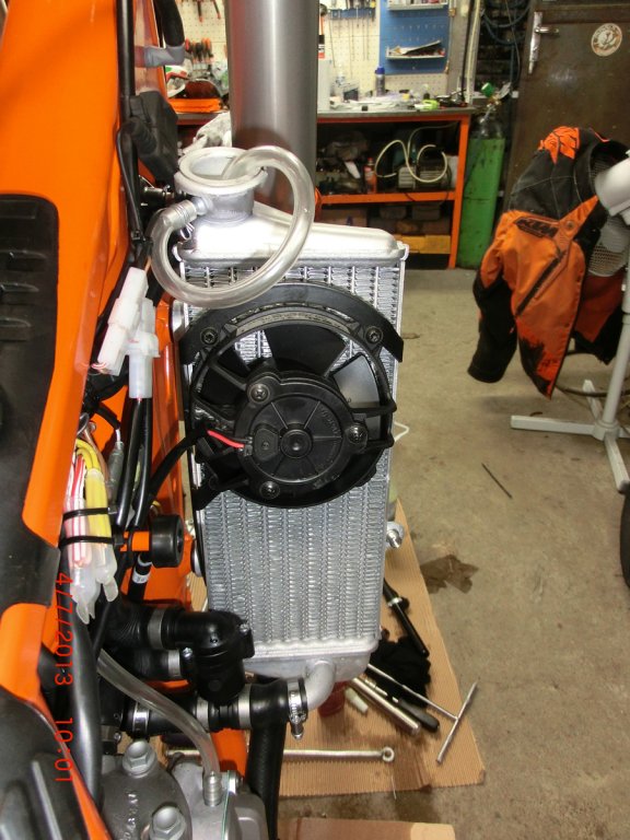 Натиснете снимката за да я уголемите
Име:CIMG2082.jpg
Прегледи:1
Размер:102.6 КБ
ID:6018518