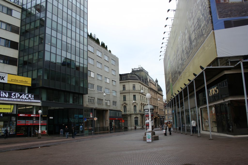 Натиснете снимката за да я уголемите
Име:IMG_9747.jpg
Прегледи:1
Размер:129.7 КБ
ID:6055432