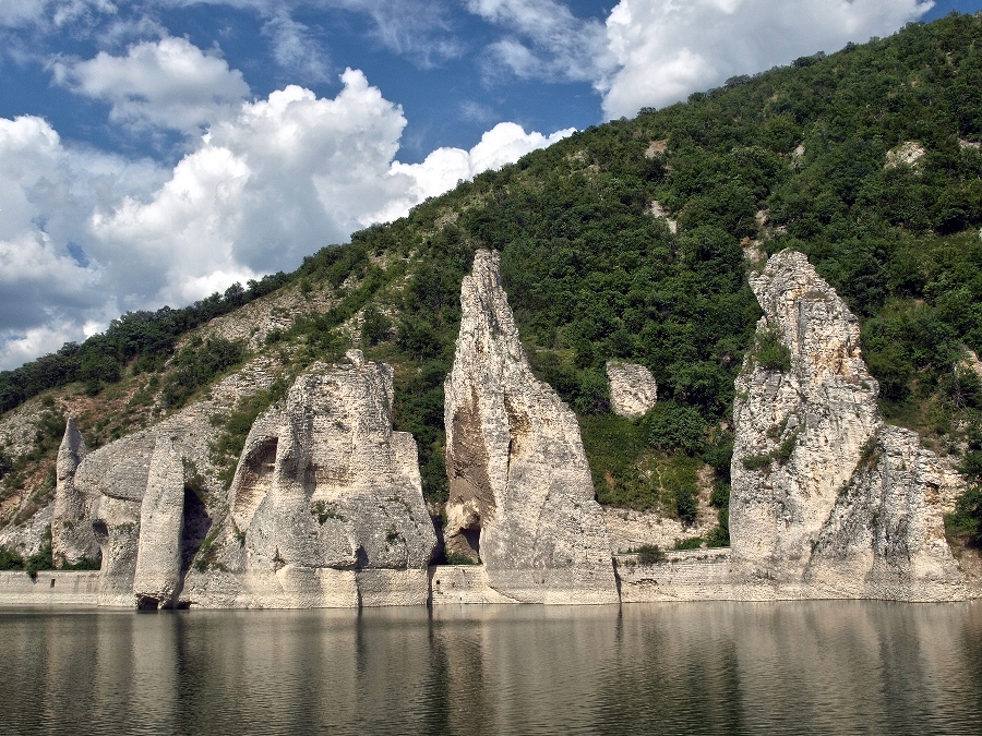 Натиснете снимката за да я уголемите
Име:P6273680.JPG
Прегледи:2
Размер:475.9 КБ
ID:6021237