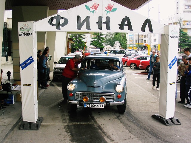 Автомобиль варшава 223